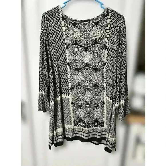 Rose & Olive Black & White Round‎ Neck Stretch Pullover 3/4 Sleeve, Size 2X - Picture 2 of 7